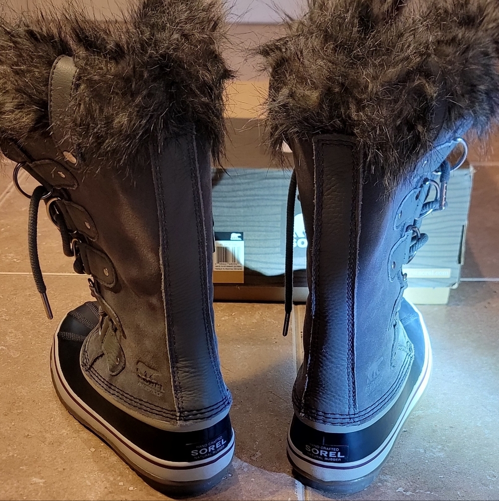 Sorel Women's Charcoal and Black Winter Boots - Picture 10 of 11